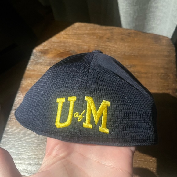 University of Michigan flex fit hat - Picture 3 of 3
